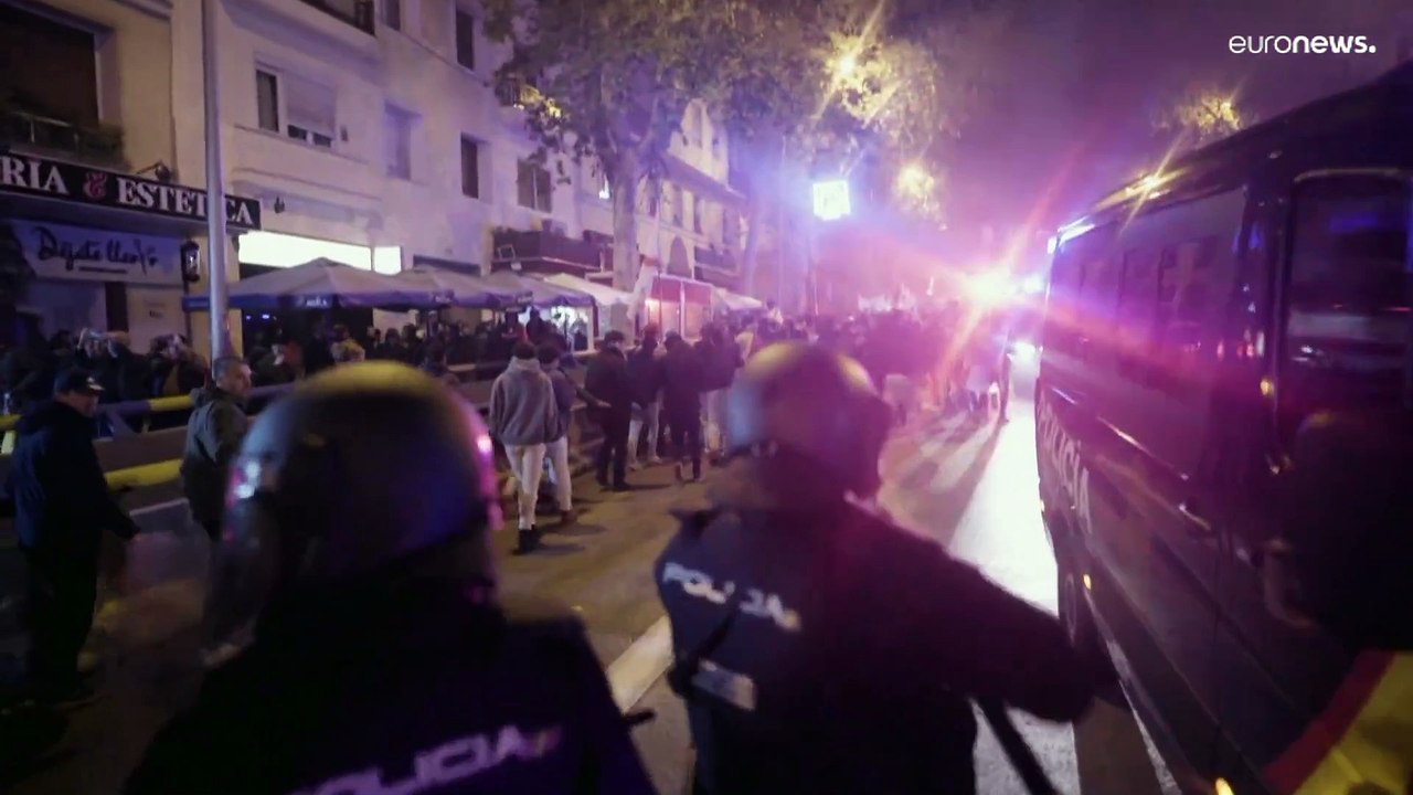بيدرو سانشيز يؤدي اليمين رئيسا لوزراء إسبانيا أمام ملك البلاد.. والمعارضة تواصل التظاهر