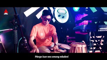 Suci Tacik_Kurang Telikas [Official Music Video]