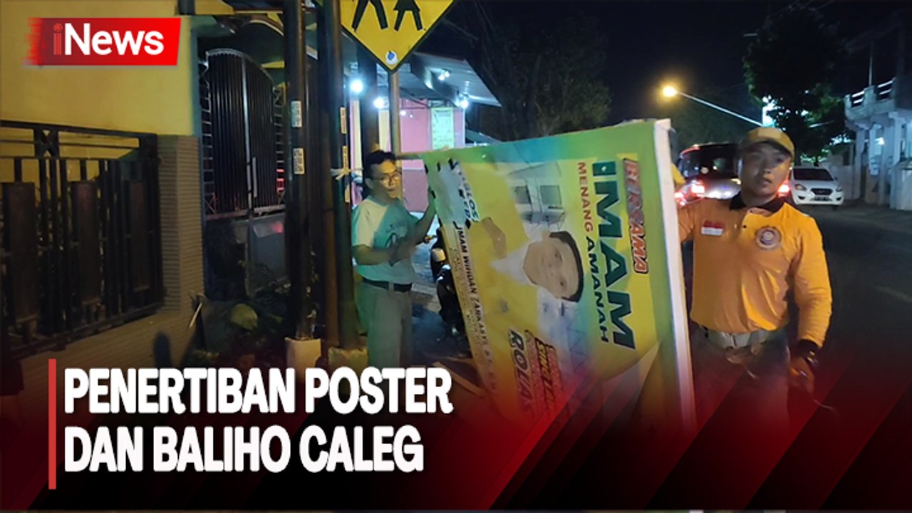 Petugas Tertibkan Ratusan Poster dan Baliho Caleg di Kediri