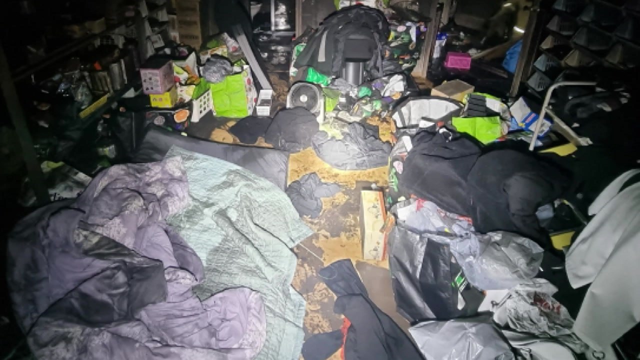 충남 아산 아파트서 불...2명 화상·6명 연기 흡입 / YTN