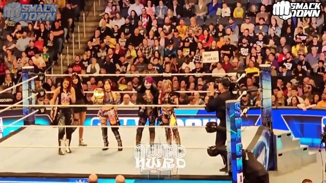 Bianca Belair, Charlotte Flair, Shotzi attack Damage CTRL (FULL SEGMENT)  - WWE Smackdown 11/ 17 /2023  (Live)