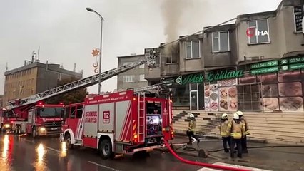 Sultanbeyli'de Otomobil Filtreleri İçeren İş Yerinde Yangın Çıktı