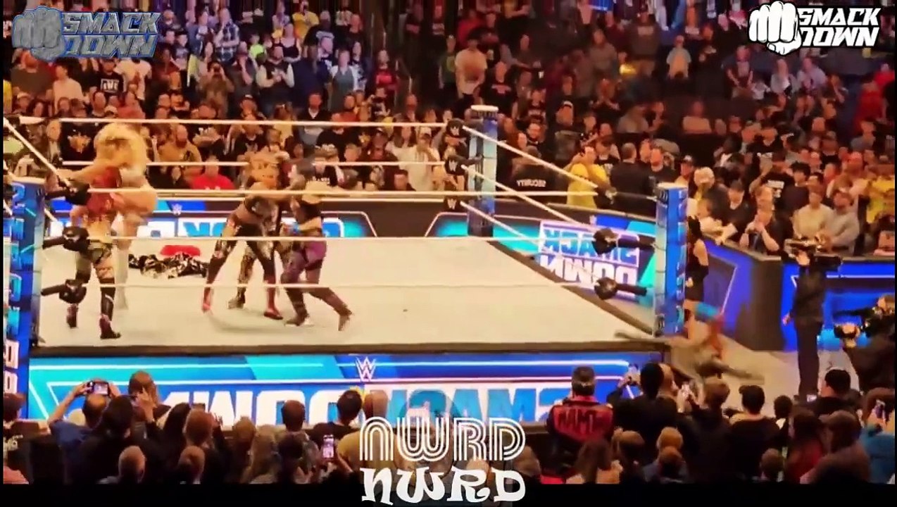 Becky Lynch joins Wargames and all-out brawl happens with Damage CTRL - WWE Smackdown 11 /17/ 2023 (Live)