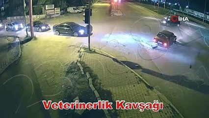 Afyonkarahisar’daki trafik kazaları güvenlik kameralarına yansıdı