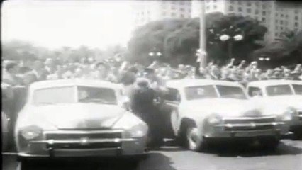 Desfile de Camioncitos INSTITEC Modelo Justicialista, fabricado en Argentina (1953)