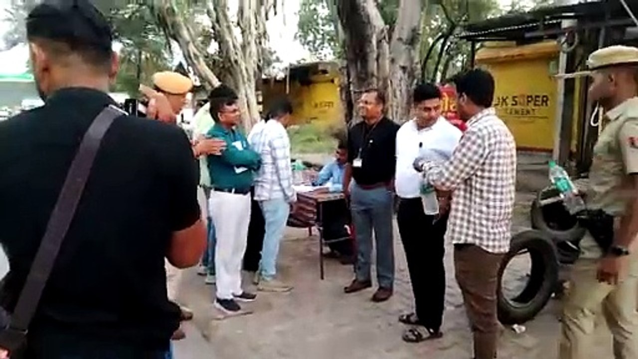 धरियावद बस स्टैंड पर व्यवस्थाओं में सुधार की मांग