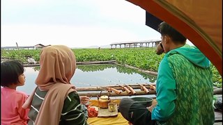 camp fishing ke 85 Takut Di Kepung Eceng Gondok Bermalam di atas gubuk nelayan tua