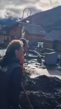 À Saint-Sorlin-d'Arves en Maurienne, après la coulée de boue, la solidarité s'organise