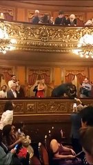 Luego del episodio vivido en el Colón -donde el economista también recibió el apoyo de otra parte de la audiencia