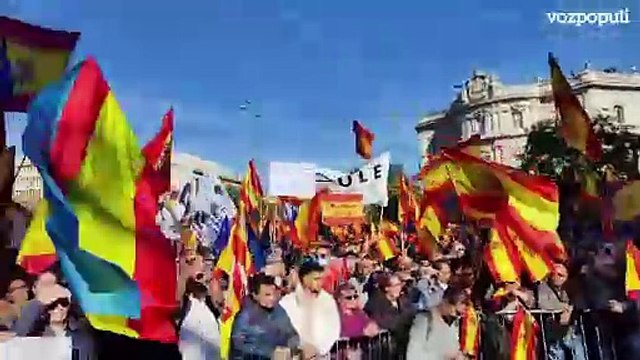 Gritos de apoyo para Alejo Vidal-Quadras en la manifestación contra la amnistía en Cibeles