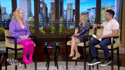 Caroline Rhea WOW BIG TITS and CLEAVAGE MILF