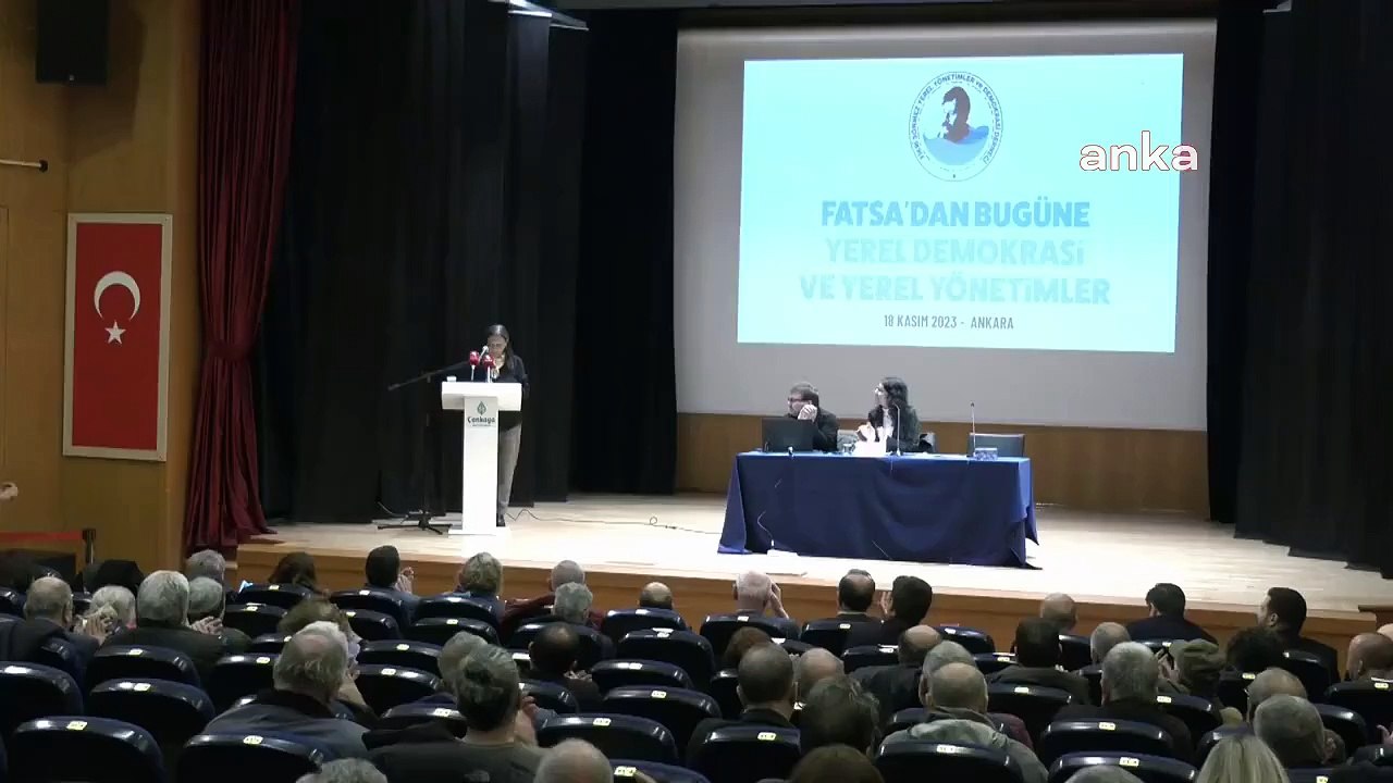 L'Association des gouvernements locaux et de la démocratie Fikri Sönmez a organisé le panel ＂Les gouvernements locaux et la démocratie de Fatsa à aujourd'hui＂.