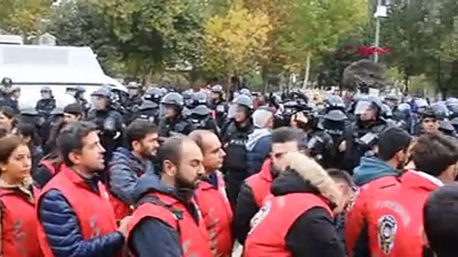 Diyarbakır'da Öcalan yürüyüşüne müdahale: 51 gözaltı