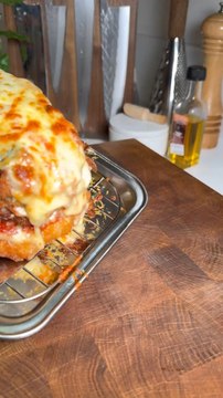 ESCALOPE MILANAISE A LA PARMIGGIANE #escalope #milanesa #milan #italy #italy #cuisine #recette #recipe #gourmand #cheesy #cheese #parmigiano #chef #homecooking