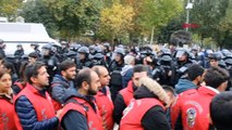 Diyarbakır'da Öcalan Yürüyüşüne Polis Müdahalesi: 51 Kişi Gözaltına Alındı