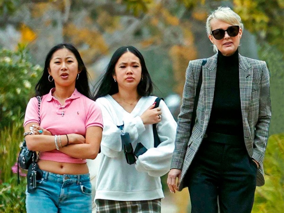 Les tensions familiales de Laeticia Hallyday avec ses filles atteignent un point critique !