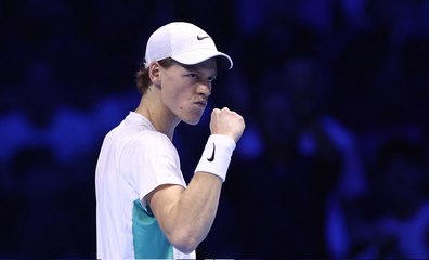 سينر يعبر إلى نهائي الجولة الختامية لرابطة محترفي التنس