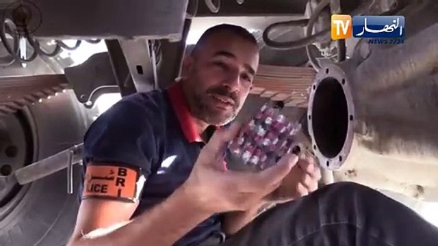 غليزان ...شاهد كيف تمكنت فرقة BRI من إحباط تمرير كمية معتبرة من الاقراص مهلوسة على متن شاحنة مقطورة