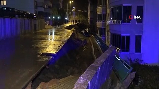 Bursa'da sağanak yağış nedeniyle istinat duvarı çöktü, 5 katlı apartman boşaltıldı