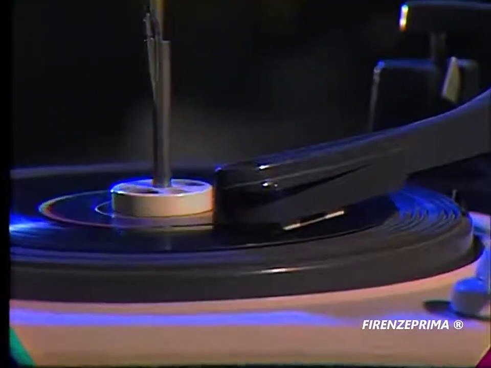 Telefunken TW 504 turntable. Bosch KCK40. Enrico Intra Paopop aprile 1975
