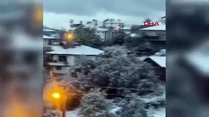 Ankara'ya mevsimin ilk karı düştü