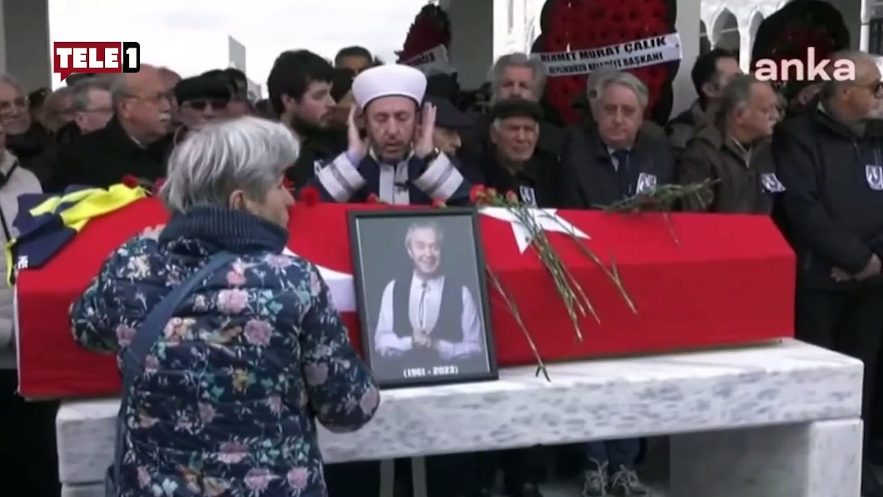 Metin Uca’nın cenaze töreninde provokasyon! İmama bağırıp namazı böldüler https://tele1.com.tr/metin-ucanin-cenaze-toreninde-provokasyon-imama-bagirip-namazi-bolduler-955118/