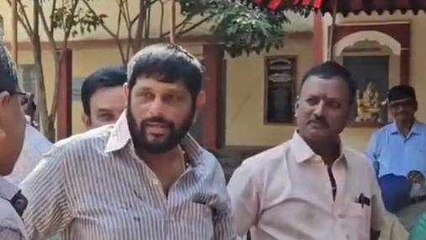 కాకినాడ జిల్లా: 40 ఏళ్ల తర్వాత మళ్లీ కలుసుకున్నారు