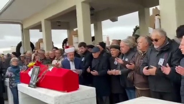 Metin Uca'nın cenazesinde gerginlik! Camiye getirilmeyi istemiyordu diyerek bağırıp yuhaladılar