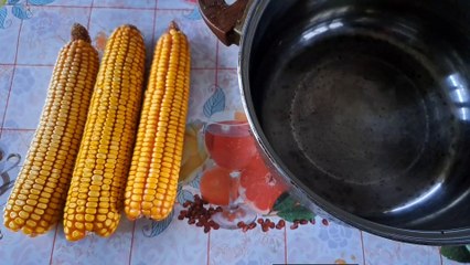 Ce porumb preferi,  ăsta sau cel de la conservă? 