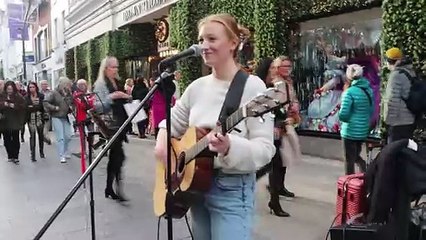 Leah Mooney Stunning Cover of Back to Black Song by Amy Winehouse bringing warmth to Grafton Street