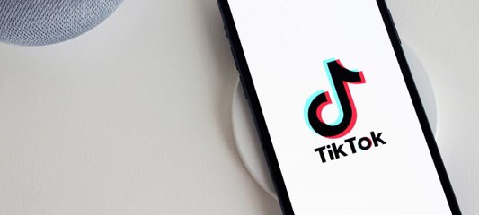 Astuce infaillible sur TikTok pour éliminer la "ride de la fumeuse" !