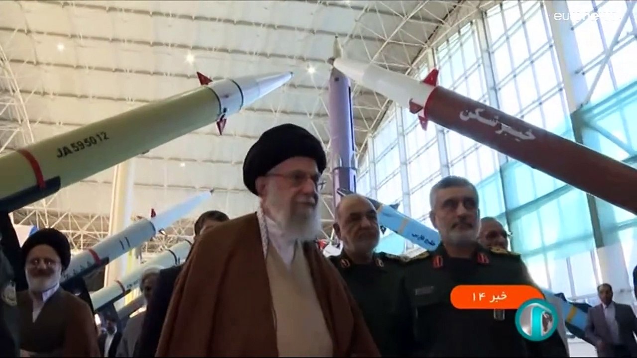 شاهد: إيران تكشف عن أول صاروخ فرط صوتي.. والمرشد الأعلى يؤكد أن "هزيمة" إسرائيل في غزة "حقيقة"