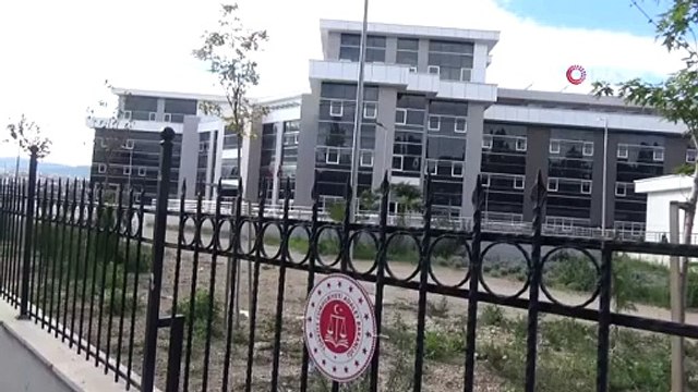 Manisa'da Asansörde Ölü Bulunan Anne ve Kızının Cenazeleri İzmir'e Getirildi