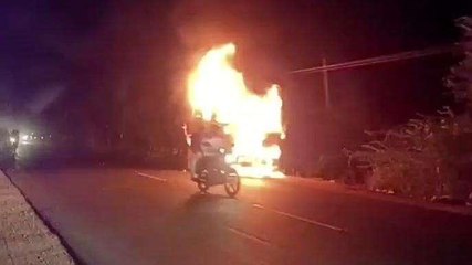 सिरोही: बिजली लाइनों को छूने से कंटेनर में लगी भीषण आग, मची अफरा तफरी