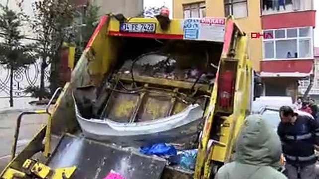 Bağcılar'da çöp kamyonu sokağı savaş alanına çevirdi: 7 araca çarparak durabildi