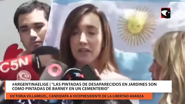 #ArgentinaElige | Las pintadas de desaparecidos en jardines son como pintadas de Barney en un cementerio