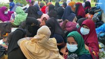 مشاهد مؤثرة وظروف صعبة.. لاجئون من أقلية الروهينغا المسلمة يصلون إلى إندونيسيا بحرا