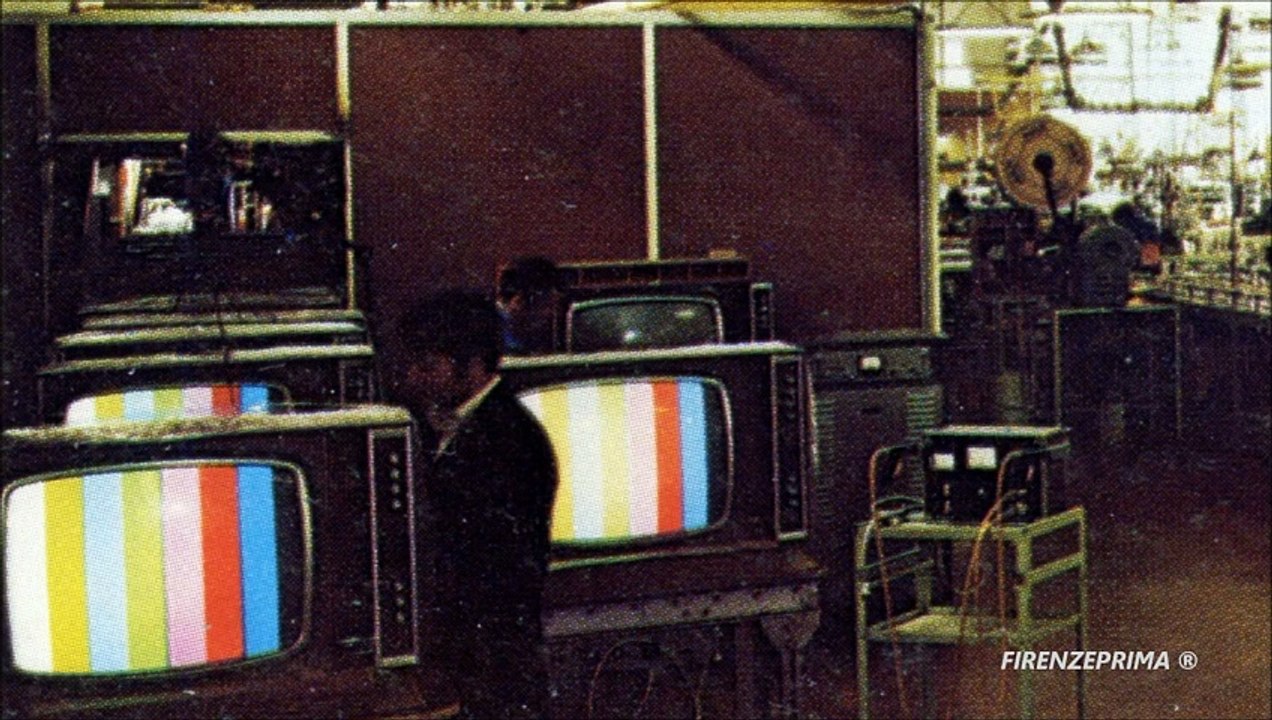 Autovox TVC 2589 25.  Il primo TV Color progettato e costruito in Italia 1967 (CRT RCA 25X P22)