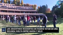 Los argentinos residentes en Madrid votan en una segunda vuelta entre Massa y Milei