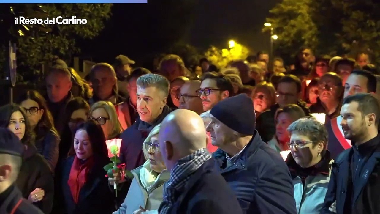 Fiaccolata a Vigonovo: applausi e lacrime per Giulia Cecchettin