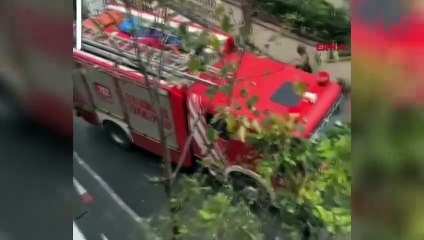 Bağcılar'da frenleri boşalan çöp kamyonu çok sayıda otomobile çarptı