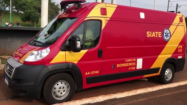 Jovem sofre suspeita de fratura no braço ao cair de patins no Lago Municipal