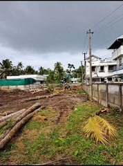 Land for sale in Ernakulam (residential area).