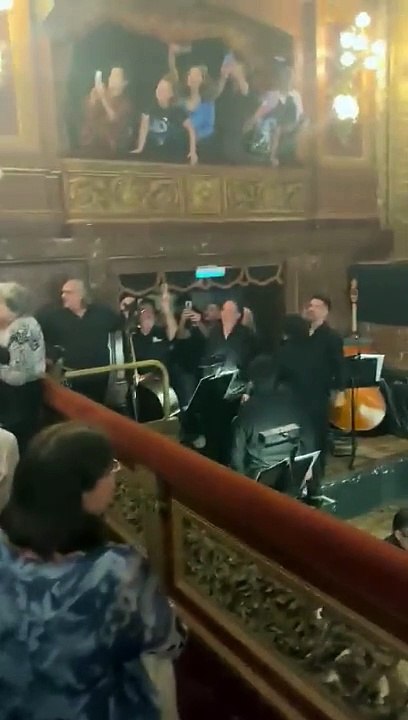 El repudio a Javier Milei en el Teatro Colón