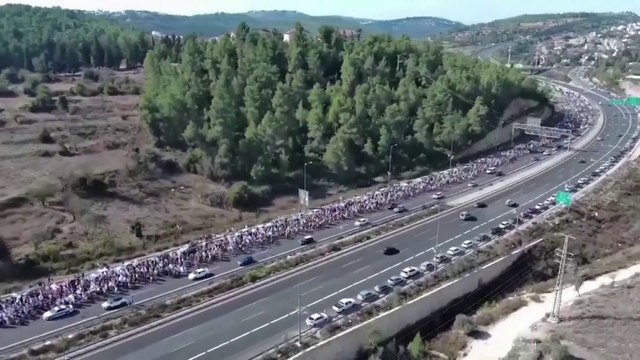 تبادل الأسرى .. صفقة ينفيها البيت الأبيض بينما يؤكد الوسطاء اقترابها