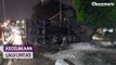 Gegara Jalan Licin, Truk Sampah Terguling Tabrak Minibus di Jakpus