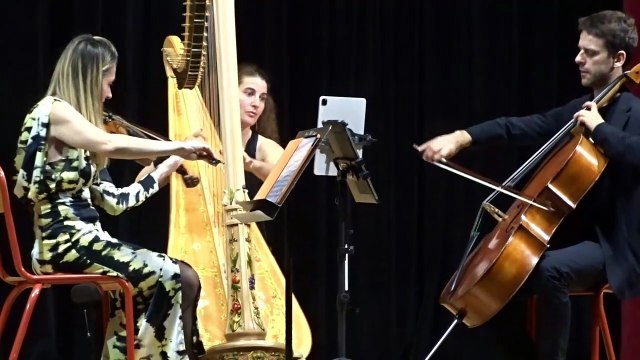 TRETS, CORDES PINCÉES, CORDES FROTTÉES EN TRIO 18nov2023