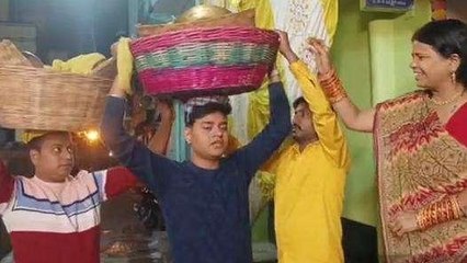 पटना: उगते सूर्य को अर्घ्य देने के साथ संपन्न हुआ महापर्व छठ, देखें वीडियो