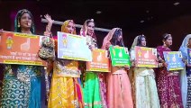 Rajasthan Assembly Elections 2023 : यहां महिलाएं व बालिकाएं नृत्य करते बोली वोट देणो है बाईसा