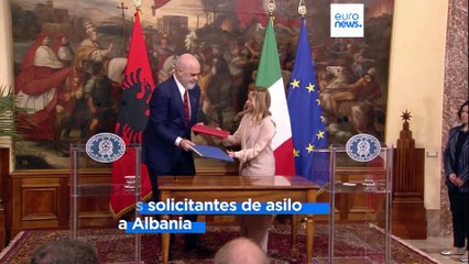 Reubicar a los solicitantes de asilo en países fuera de la UE, una política polémica en Europa